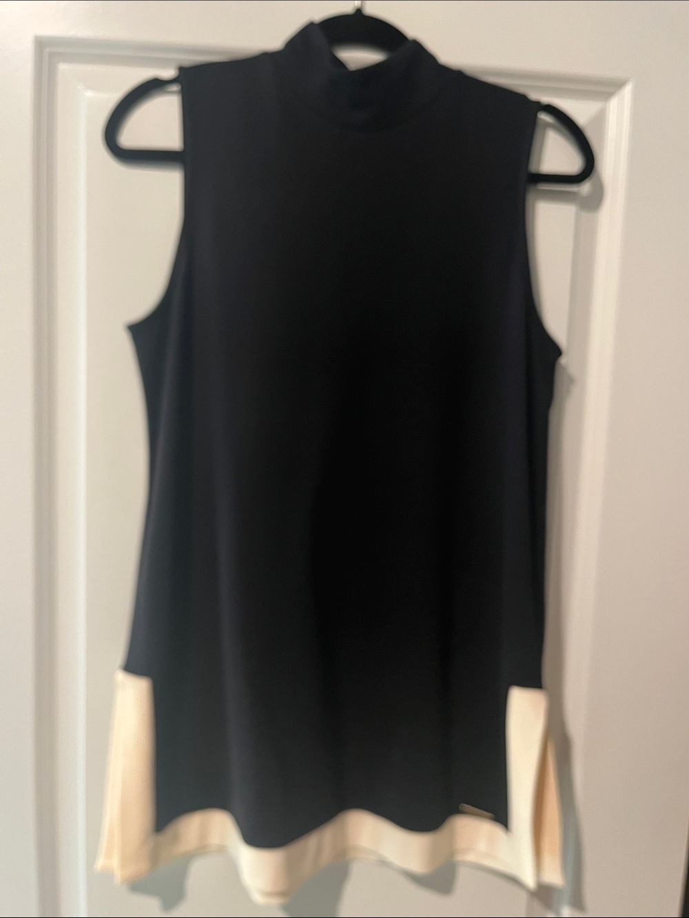 Anne Klein Black Sleeveless Mock Neck Tunic with Cream Trim